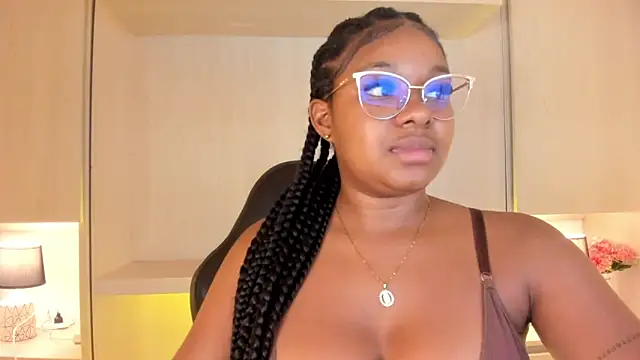 tamaraa smiith online show from October 21, 8:09 pm