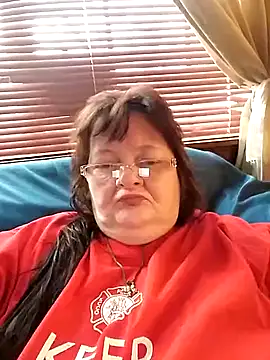 Snapshot of Bayou_Woman68 chatting on February 21, 2:18 pm Bayou Woman68 online show from February 21, 2:18 pm