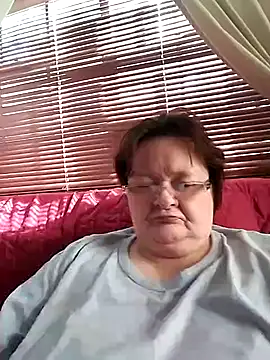 Snapshot of Bayou_Woman68 chatting on March 30, 9:38 pm Bayou Woman68 online show from March 30, 9:38 pm