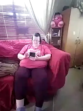 Snapshot of Bayou_Woman68 chatting on April 7, 6:19 pm Bayou Woman68 online show from April 7, 6:19 pm