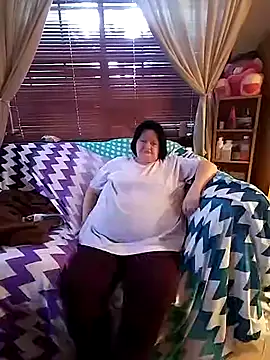 Snapshot of Bayou_Woman68 chatting on July 7, 11:53 pm Bayou Woman68 online show from July 7, 11:53 pm