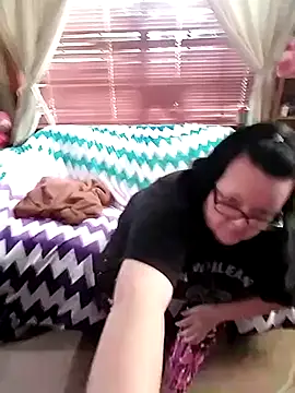 Snapshot of Bayou_Woman68 chatting on July 12, 10:12 pm Bayou Woman68 online show from July 12, 10:12 pm