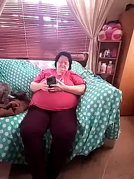 Snapshot of Bayou_Woman68 chatting on July 17, 11:31 pm Bayou Woman68 online show from July 17, 11:31 pm