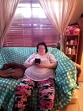 Snapshot of Bayou_Woman68 chatting on July 18, 3:16 pm Bayou Woman68 online show from July 18, 3:16 pm
