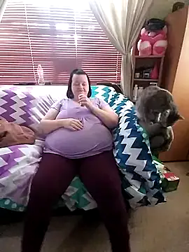 Snapshot of Bayou_Woman68 chatting on July 25, 8:28 pm Bayou Woman68 online show from July 25, 8:28 pm