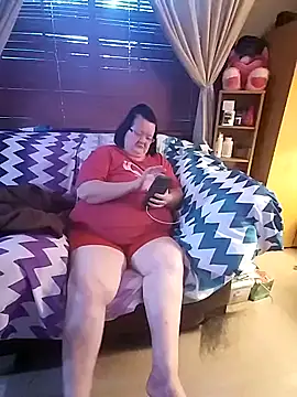 Snapshot of Bayou_Woman68 chatting on July 27, 12:39 am Bayou Woman68 online show from July 27, 12:39 am
