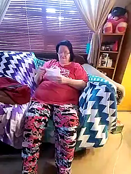 Snapshot of Bayou_Woman68 chatting on July 28, 4:39 pm Bayou Woman68 online show from July 28, 4:39 pm
