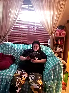 Snapshot of Bayou_Woman68 chatting on July 30, 2:38 pm Bayou Woman68 online show from July 30, 2:38 pm