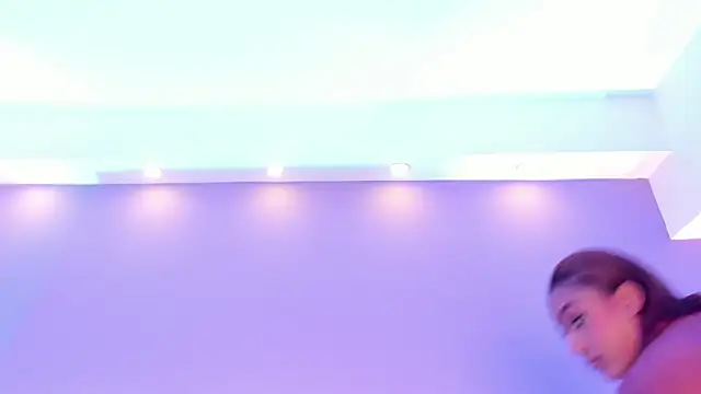 Adelehottman online show from March 29, 4:07 pm