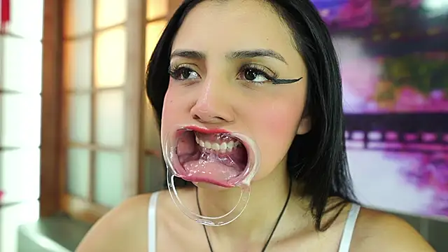 miss lizith online show from November 20, 11:10 am