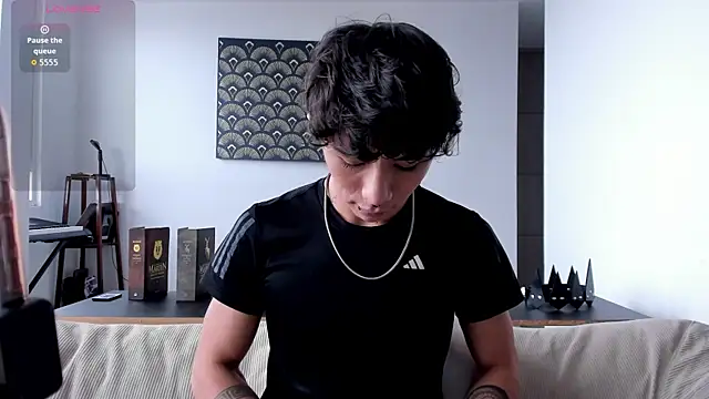 im  thomass online show from November 28, 8:33 pm