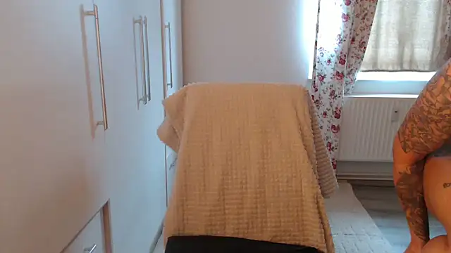 Davinja online show from December 3, 11:41 am