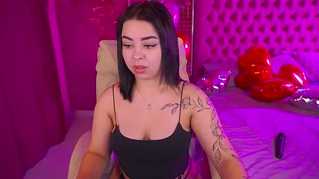 SusieWood online show from February 10, 9:08 pm