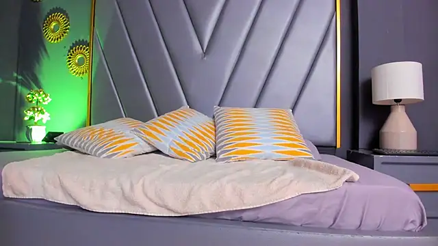 BrendaAdams  online show from October 8, 10:46 am