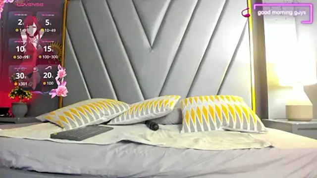 Snapshot of BrendaAdams_ chatting on December 5, 10:46 am BrendaAdams online show from December 5, 10:46 am