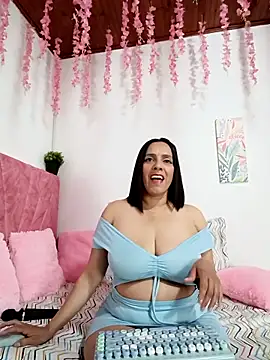 ariana lavoie- online show from February 4, 9:42 pm