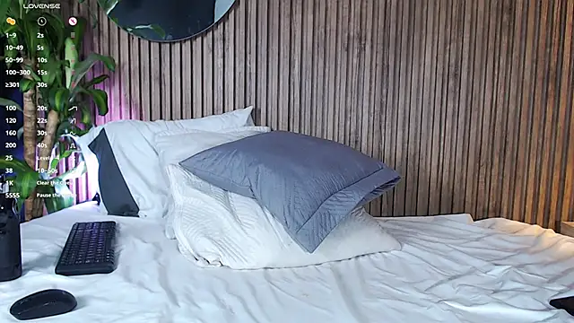 DilanJonnes  online show from December 12, 12:59 am