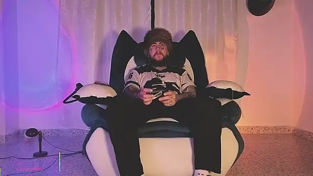 Ash gusbig online show from May 4, 3:02 am