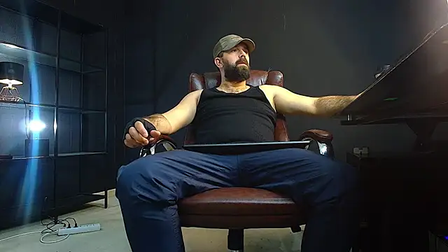 JackEthann online show from December 11, 5:32 am