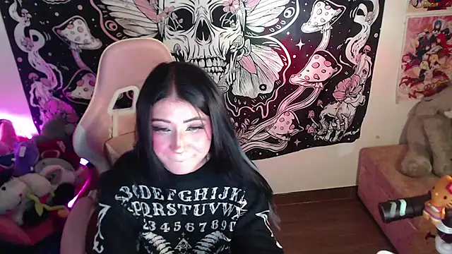 GamerCarrie online show from December 1, 8:19 am