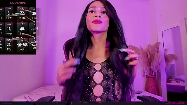 carolinemiller7 online show from October 8, 2:09 am