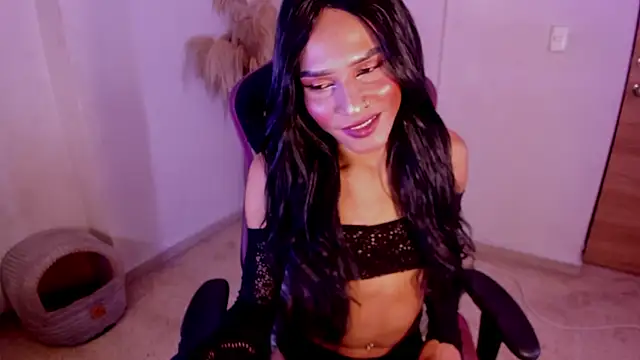 carolinemiller7 online show from January 7, 6:49 am