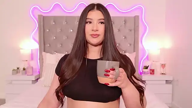 JuliaSUMMERS2022 online show from May 9, 11:32 pm
