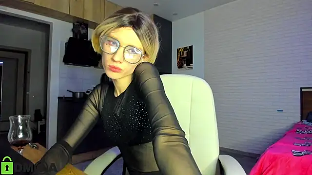 Snapshot of _Alice_Kitty chatting on October 26, 3:18 pm  Alice Kitty online show from October 26, 3:18 pm