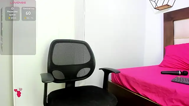 Snapshot of Abbyadams chatting on October 1, 3:01 am Abbyadams online show from October 1, 3:01 am