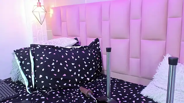 Abbyadams online show from March 20, 3:44 am