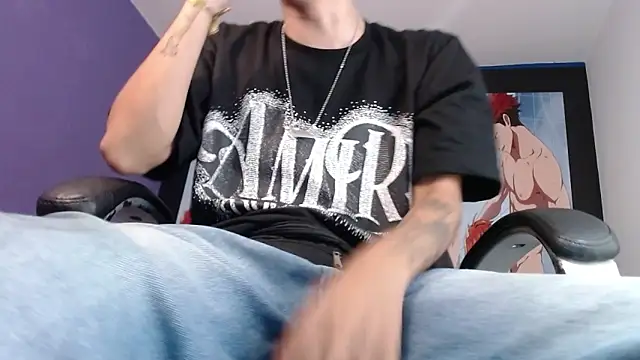 Snapshot of FrannBoy chatting on December 7, 7:21 pm FrannBoy online show from December 7, 7:21 pm