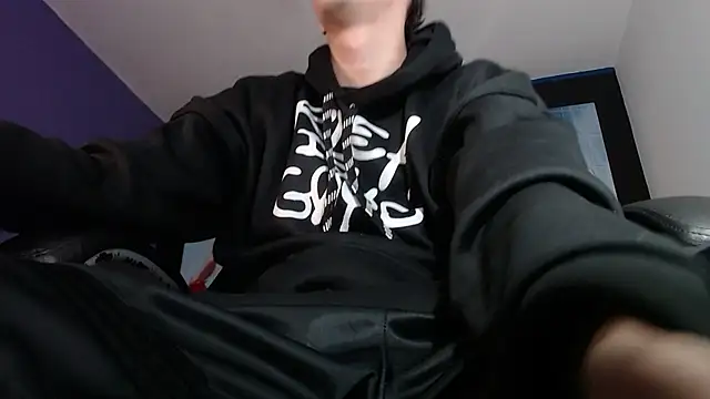 Snapshot of FrannBoy chatting on December 30, 7:42 pm FrannBoy online show from December 30, 7:42 pm