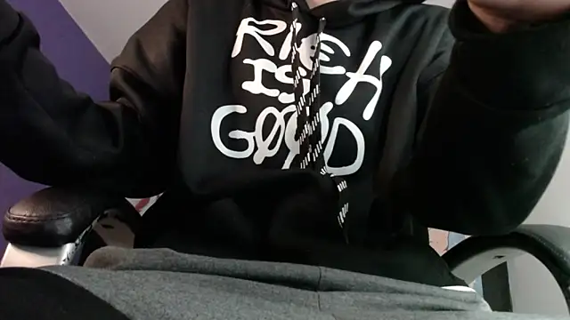 Snapshot of FrannBoy chatting on December 31, 2:03 pm FrannBoy online show from December 31, 2:03 pm