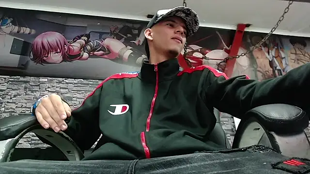 Snapshot of FrannBoy chatting on February 9, 12:06 am FrannBoy online show from February 9, 12:06 am