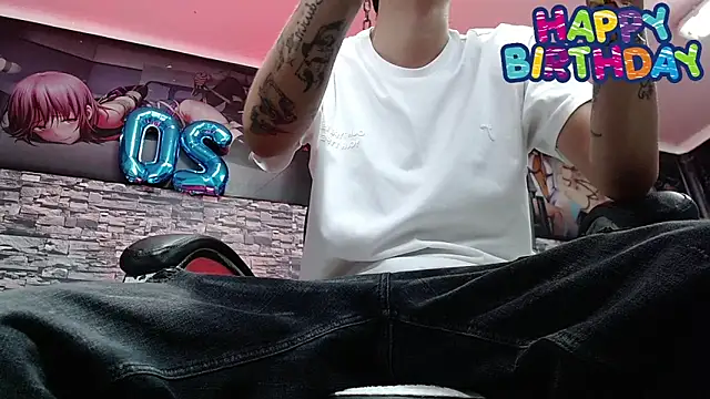 Snapshot of FrannBoy chatting on February 15, 8:01 pm FrannBoy online show from February 15, 8:01 pm