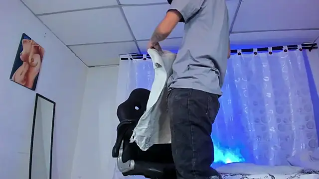 Snapshot of FrannBoy chatting on March 12, 1:47 am FrannBoy online show from March 12, 1:47 am