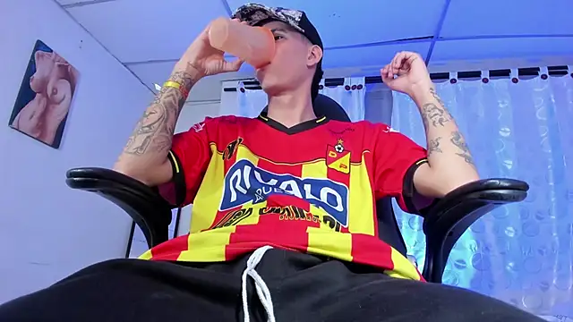 Snapshot of FrannBoy chatting on March 14, 11:00 pm FrannBoy online show from March 14, 11:00 pm