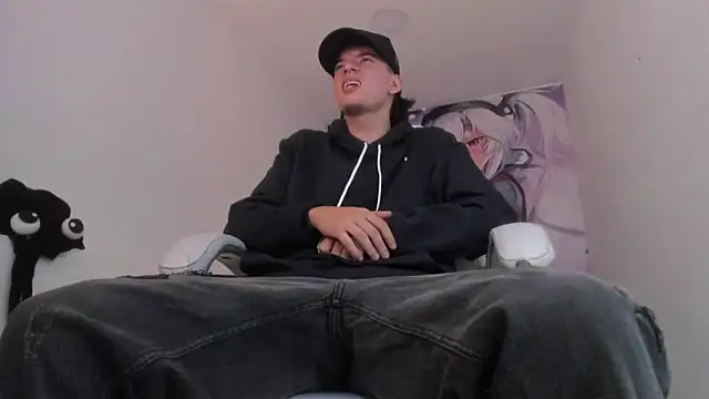 Snapshot of FrannBoy chatting on February 7, 3:10 am FrannBoy online show from February 7, 3:10 am