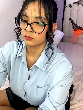 Snapshot of Madyson_Hot chatting on October 24, 1:07 pm Madyson Hot online show from October 24, 1:07 pm