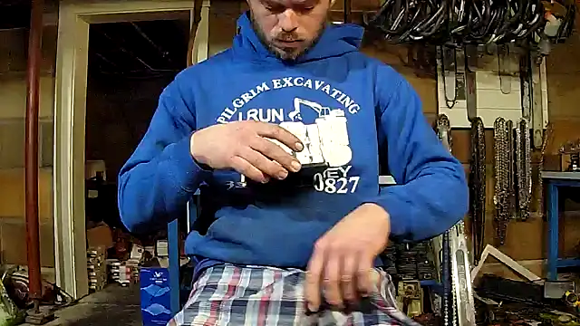 Bigoleslong98765 online show from February 18, 6:15 pm