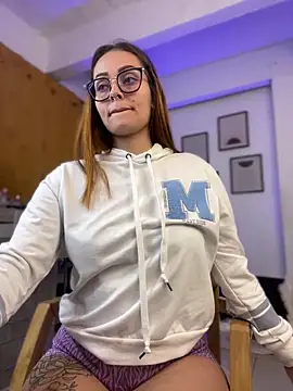 Snapshot of Miss-Abbii chatting on February 16, 11:16 pm Miss-Abbii online show from February 16, 11:16 pm