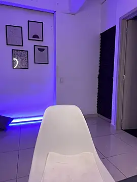 Snapshot of Miss-Abbii chatting on March 7, 7:27 pm Miss-Abbii online show from March 7, 7:27 pm