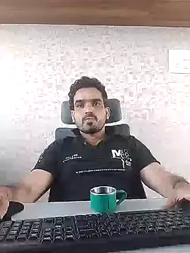 Snapshot of indianguy89 chatting on December 15, 9:56 am indianguy89 online show from December 15, 9:56 am