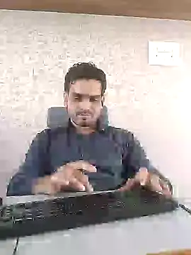 Snapshot of indianguy89 chatting on December 18, 5:15 am indianguy89 online show from December 18, 5:15 am