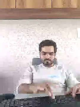 Snapshot of indianguy89 chatting on January 4, 5:58 am indianguy89 online show from January 4, 5:58 am