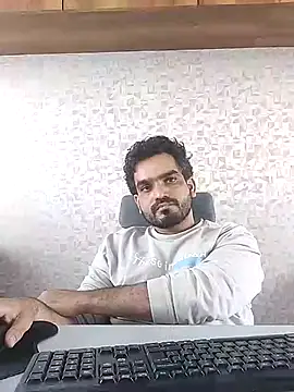 Snapshot of indianguy89 chatting on January 4, 9:00 am indianguy89 online show from January 4, 9:00 am