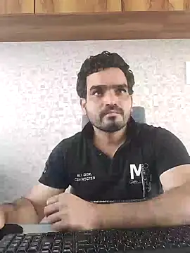 Snapshot of indianguy89 chatting on January 12, 6:39 am indianguy89 online show from January 12, 6:39 am