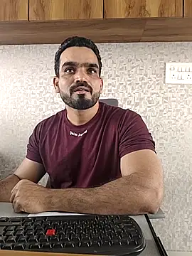 Snapshot of indianguy89 chatting on February 8, 8:18 am indianguy89 online show from February 8, 8:18 am