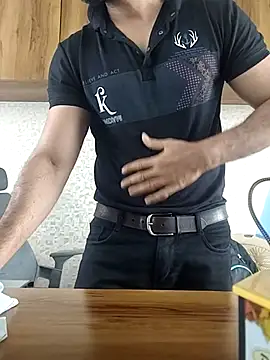 Snapshot of indianguy89 chatting on February 14, 8:55 am indianguy89 online show from February 14, 8:55 am