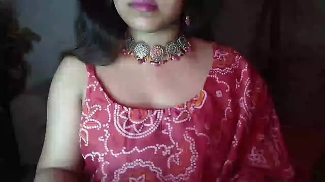 Most-Beautiful-Queen online show from December 5, 7:38 pm